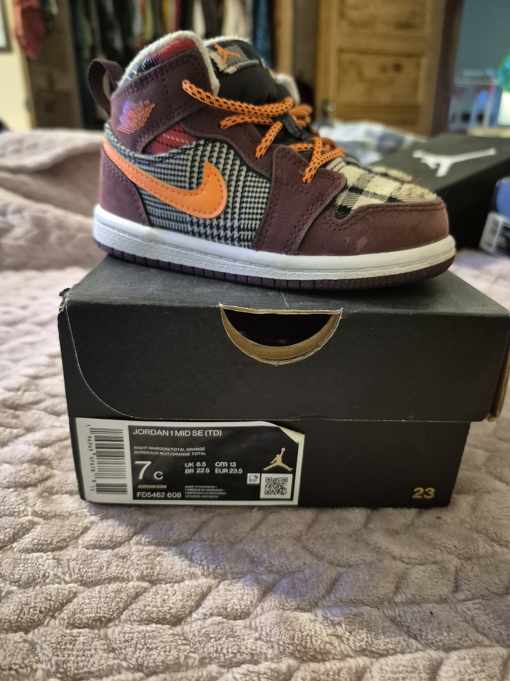 Jordan 1 Mid SE Night Maroon Black White Total Orange (TD) 7C
